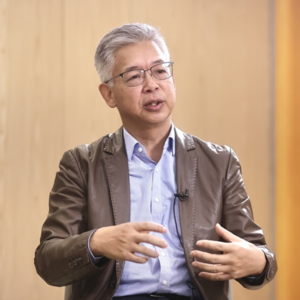 关税战为何源于技术进步? AI能否让我们赢得经济长跑? 北大院长的硬核推演