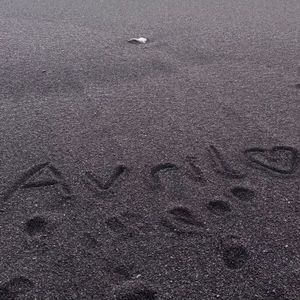 Avril是法语的四月