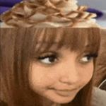 仿生马喝热巧克力