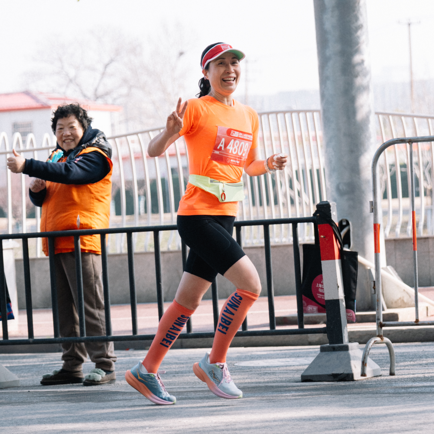 cover of episode S1E11|跑步的ICL女王：请让我来帮助你，就象帮助我自己