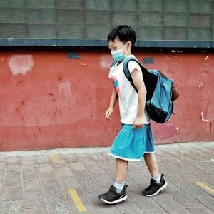 E521.儿子穿裙子去学校之后