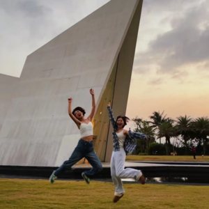 Ep10.大厂管理层 vs 自由创业者:我和好朋友的人生互换有多离谱?