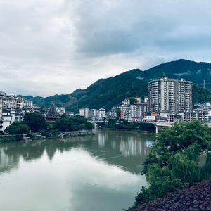 广西龙胜中学陪尔读书会阅读活动