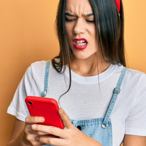 BBC News|牛津词典2025年度词汇:“愤怒诱饵”