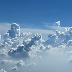 170刻度的天边云