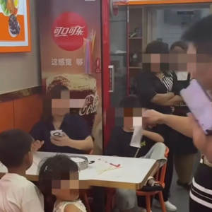 河南“3女带4孩续面”事件