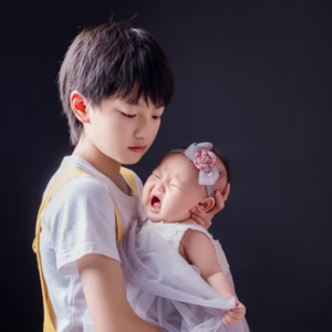 时代峰峻的小爱神们印证着爱是伟大的托举