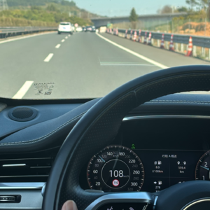 4. Can I feel the 6 缸？对比捷豹 F-PACE 和马自达 CX-5