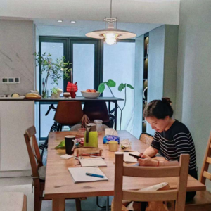 今天中午，第一条商业播客来了！