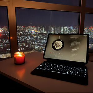 07深夜总让人矫情造作 但也总会让人格外清醒 深夜终归最迷人