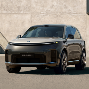 Vol.082 老阵型砍了、老样子留着，这能Make理想Great Again吗？｜月度点评