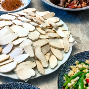 Vol.5 松茸才不怕末日:纯云南吃菌天团聊《末日松茸》