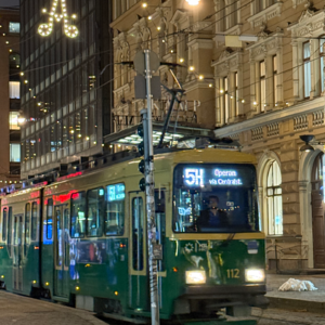 第1页：为什么你的大脑里住着一个“流量猎人”？ ——从赫尔辛基的火车观察，聊聊“注意力”背后的游戏规则