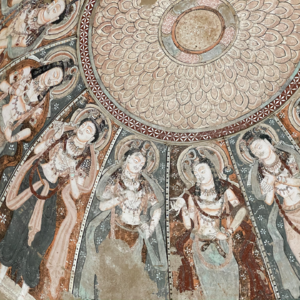 探访新疆石窟，于寸草不生和历史变迁中的一场心灵奇旅