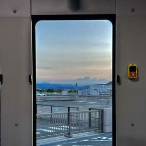 山阳线列车的窗边