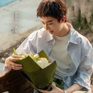 修罗场里那个格格不入的小贝，是《玫瑰丛生》唯一的光